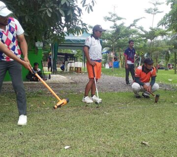 Para atlet dari Jawa Tengah dan DIY mengikuti latihan bersama di Hutan Kota Gergunung, Klaten Utara, Klaten, Sabtu (19/2/22).