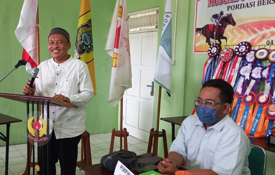 Wakil Ketua Pordasi Jawa Tengah M. Danang Yulianto EY. MSi  (berkacamata) dan Ketua Umum KONI Klaten Parwanto saat menghadiri Musorkab Pordasi Klaten.